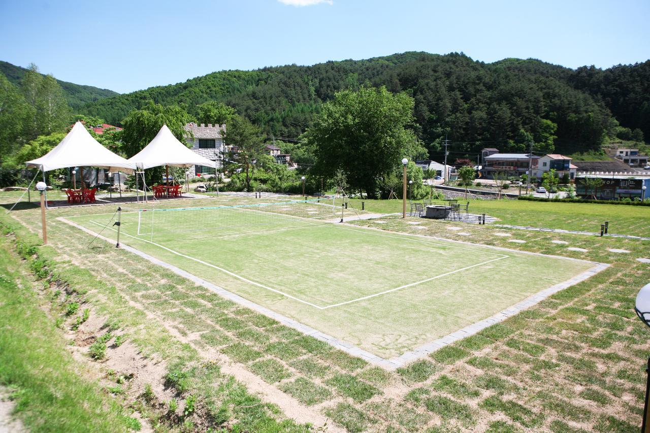 White Windmill Pension Pyeongchang Exteriör bild